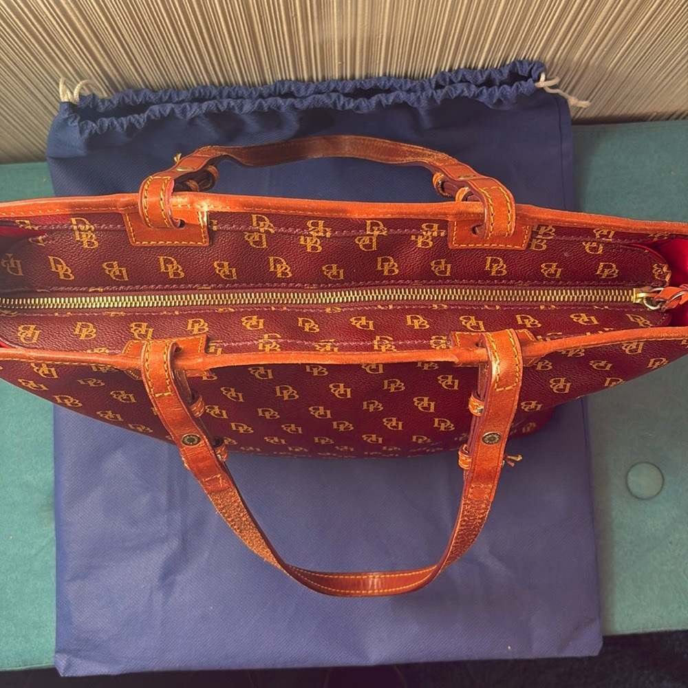 Vintage Dooney & Bourke Shoulder Bag - Picture 9 of 12